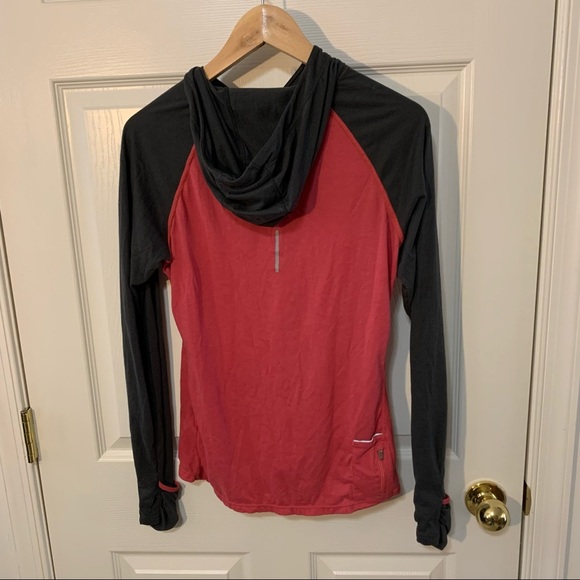 EUC Nike Dri-fit Softhand Hooded Long Sleeved Running Shirt - Picture 5 of 5